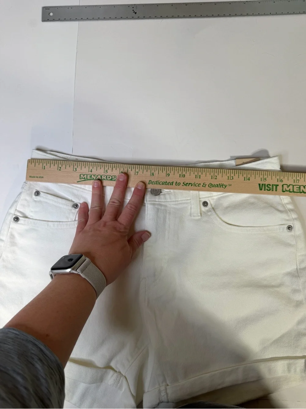 NWT 31 Levi’s Classic mid length shorts White Shorts - Picture 12 of 16